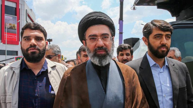 Mojtaba Khamenei, novo líder supremo do Irã, durante comício em Teerã, 2019