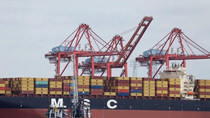 Navio de contêineres atracado no porto de Los Angeles 10/03/2026 REUTERS/Caroline Brehman