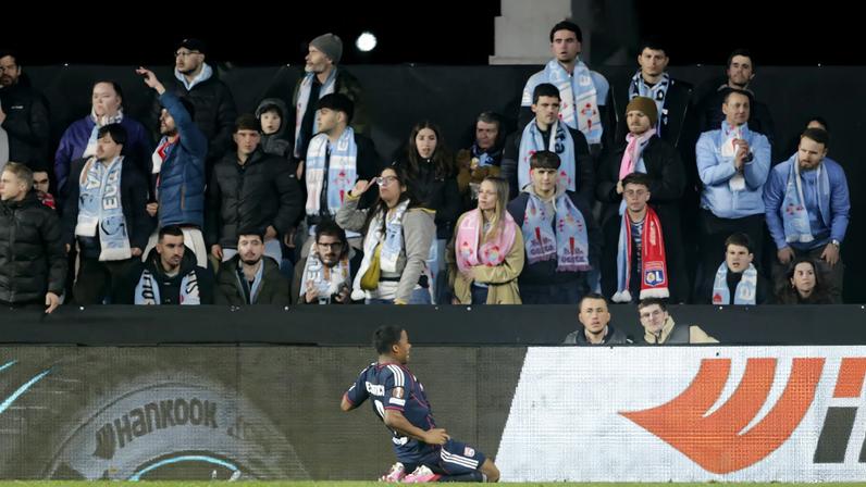 Endrick persiste em ataques longe do gol rival, mantendo jejum