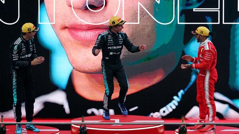 Locutor erra nome de Antonelli no pódio do GP da China de F1