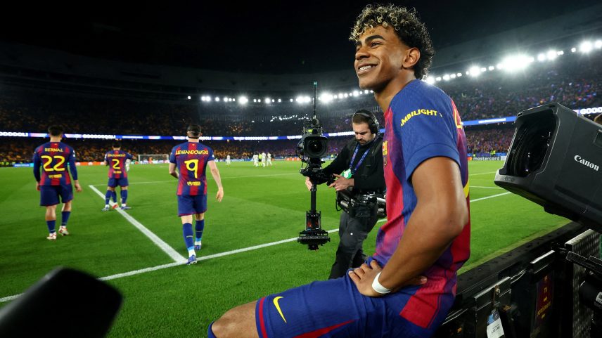 Raphinha brilhou no jogo do Barcelona contra o Newcastle e foi eleito o melhor em campo — Foto: Reuters