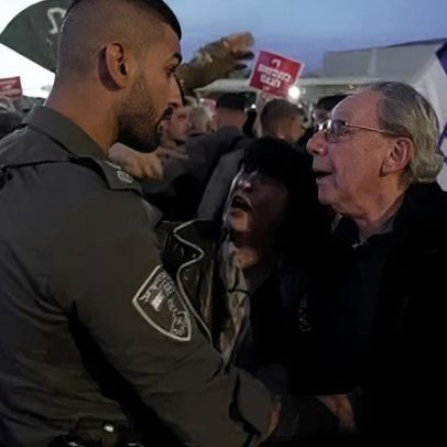 Manifestantes israelenses contra a guerra são presos em Tel Aviv