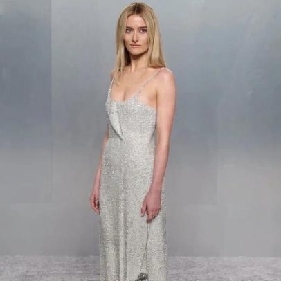 Sarah Pidgeon homenageia Carolyn Bessette Kennedy na VF Oscars Party 2026