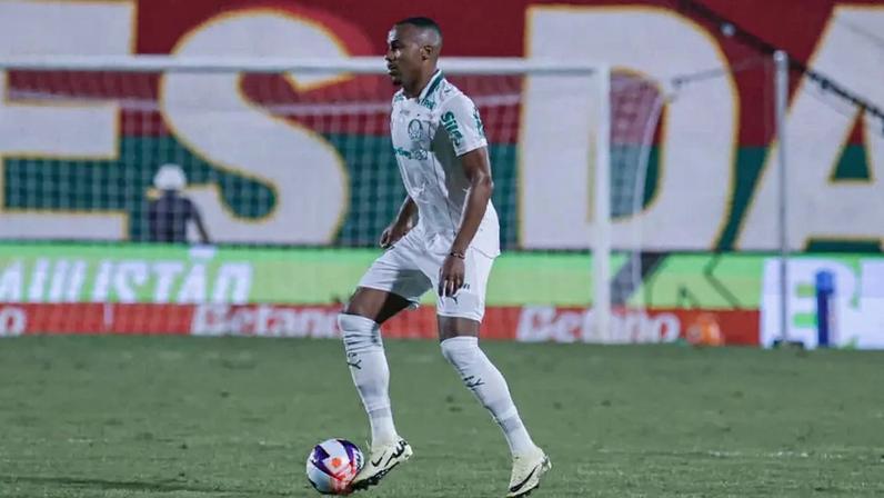 Torcedora do Botafogo e apresentadora critica Marlon Freitas, do Palmeiras