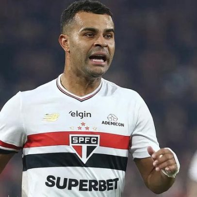 Alisson comenta saída de Crespo do São Paulo e diz que a verdade aparece