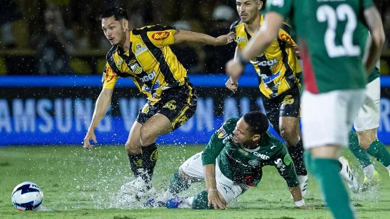 Vitor Roque durante a final do Campeonato Paulista, em Novo Horizonte. (Foto: LEO BARRILARI/Gazeta Press)