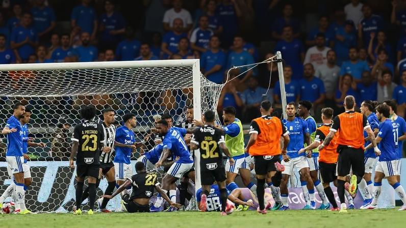 Cruzeiro x Atlético (Foto: Rodney Costa/Zimel Press/Gazeta Press)