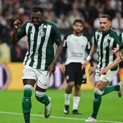 Coritiba derrota o Corinthians, quebra tabu e sobe na tabela do Brasileirão