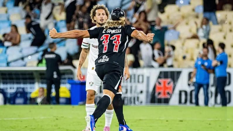 Spinelli comemora o gol de empate do Vasco contra o Fluminense (Foto: Alexandre Maia/MyPhoto Press/Gazeta Press)