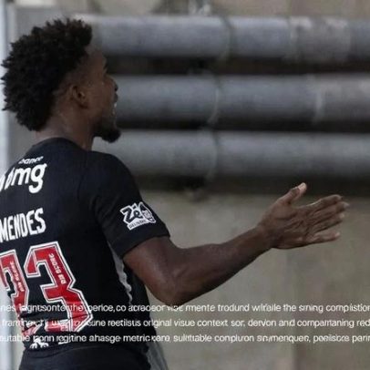 Thiago Mendes celebra torcida do Vasco após vitória sobre o Fluminense