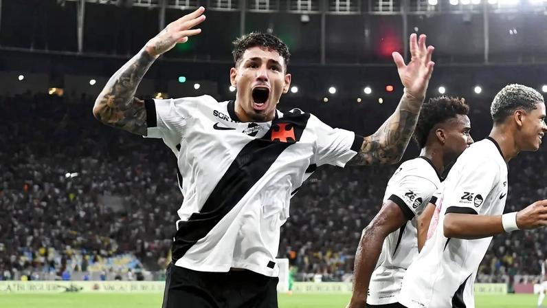 Saldivia na partida entre Vasco e Fluminense (Foto: Alexandre Durão/ZIMEL PRESS)