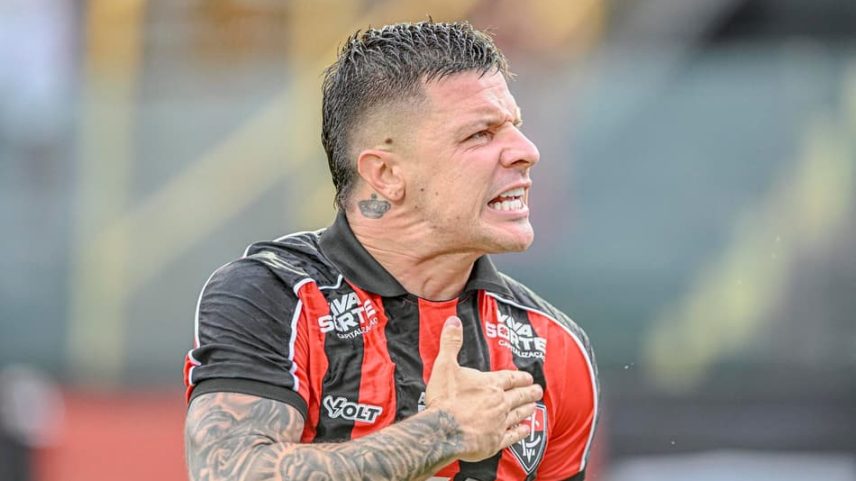Renato Kayzer comemora gol pelo Vitória (Foto: Fillipe Alves/Agência F8/Gazeta Press)