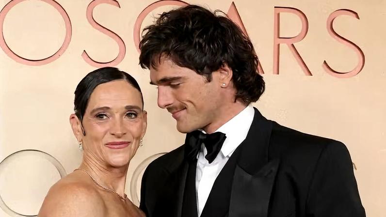 Jacob Elordi e a mãe, Melissa Elordi, no Oscar 2026 — Foto: Getty Images