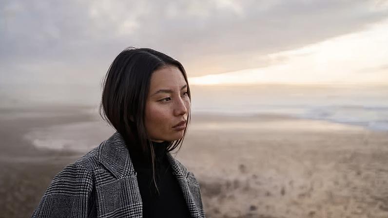 “Essa ideia de que tudo depende só de você é falsa, perigosa, faz adoecer e pode até matar”, alerta terapeuta familiar