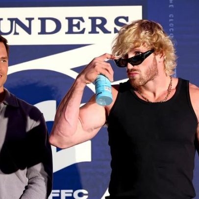Brady e Logan Paul discutem entre estrelas da NFL antes da Flag Football