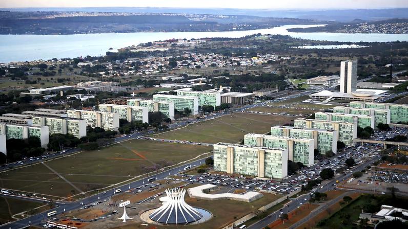 Vista aérea da Esplanada dos Ministérios em Brasília (DF) em novembro de 2015 — Foto: Ana Volpe/Agência Senado