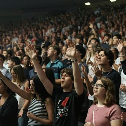 Influenciador cristão diz que jovens buscam Jesus por rejeitar conteúdo falso
