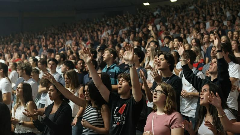 Influenciador cristão diz que jovens buscam Jesus por rejeitar conteúdo falso