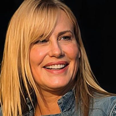 Daryl Hannah critica a série Love Story e afirma ter recebido ameaças