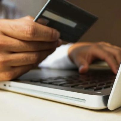 Governo pretende eliminar a taxa das blusinhas