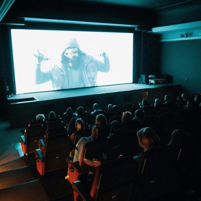 Estudo aponta os filmes de terror mais assustadores da história