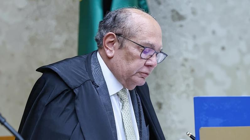 25.set.2025 - O ministro Gilmar Mendes, decano do STF, em sessão de despedida de Luís Roberto Barroso da presidência da Suprema Corte