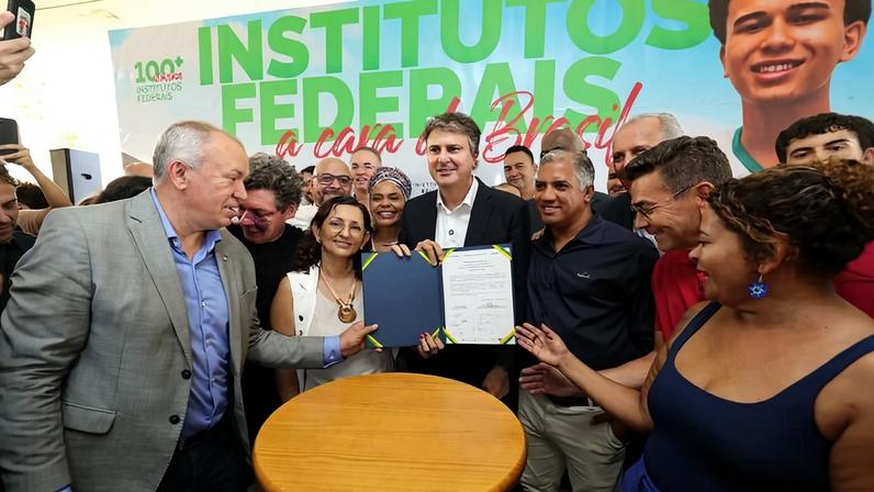 obras da moradia estudantil do Campus Minas Novas