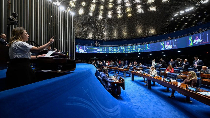 A senadora Soraya Thronicke (Podemos-MS) discursa no Senado no dia da votação do PL 896/2023, que criminaliza a misoginia