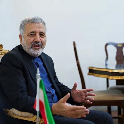 Irã pede revisão séria de laços com o Golfo; nega ataques ao petróleo saudita