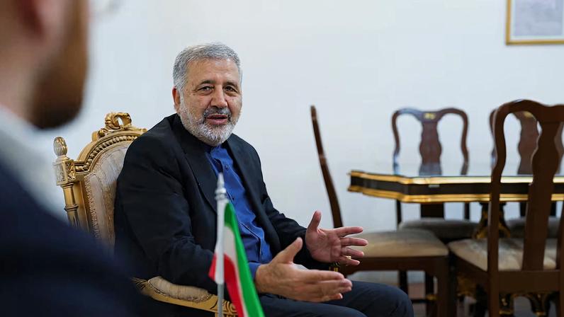 Irã pede revisão séria de laços com o Golfo; nega ataques ao petróleo saudita