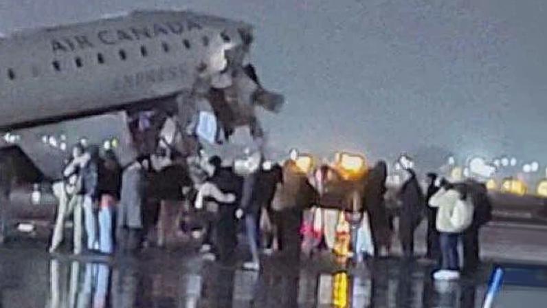 Voo operado em nome da Air Canada colide com caminhão de serviço em La Guardia