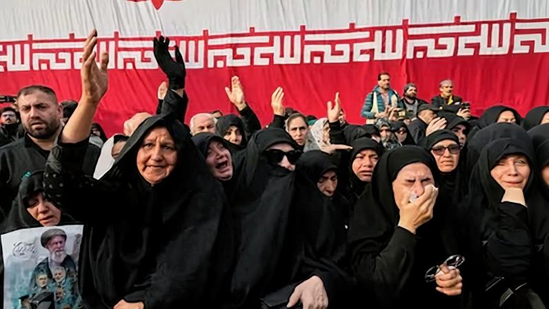 Funeral del general Ali Shamkhani, este sábado en Teherán.