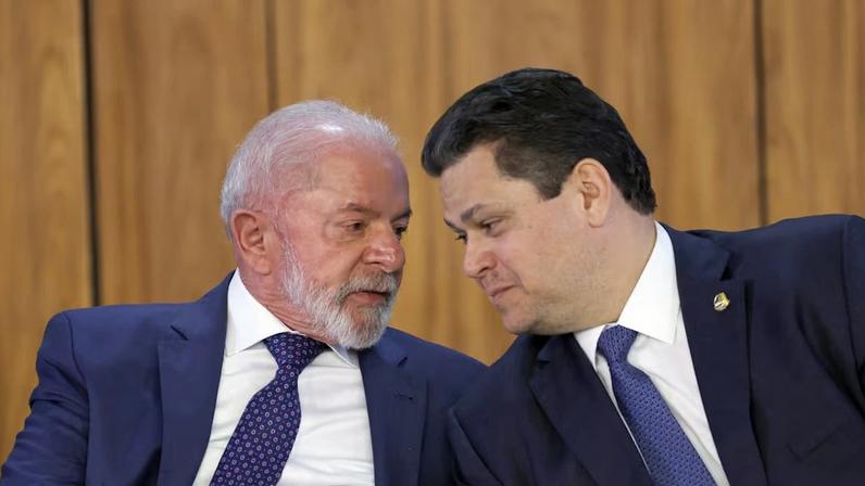 Lula e Alcolumbre têm encontro secreto