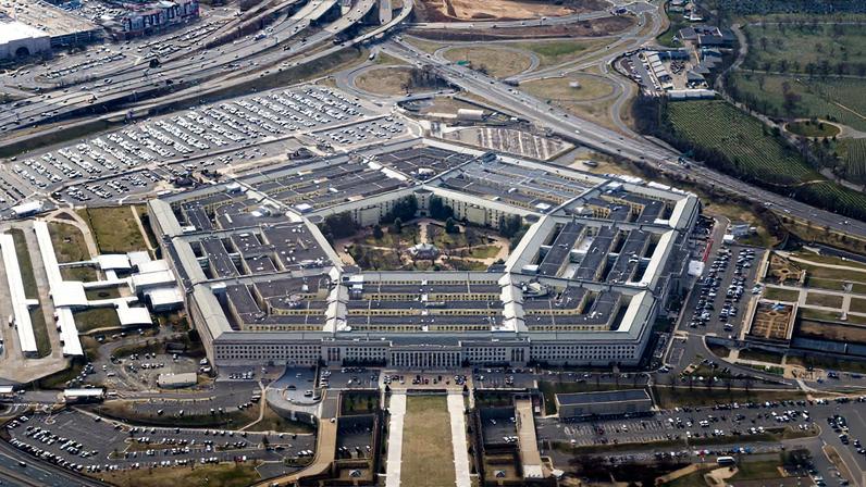 The Pentagon is seen from the air in Washington, U.S., March 3, 2022, more than a week after Russia invaded Ukraine. REUTERS/Joshua Roberts/File Photo