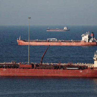 Irã mantém Estreito de Ormuz fechado e proíbe navios de aliados dos EUA