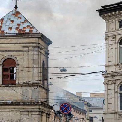 Monastério protegido pela UNESCO em Lviv é atingido por drone russo