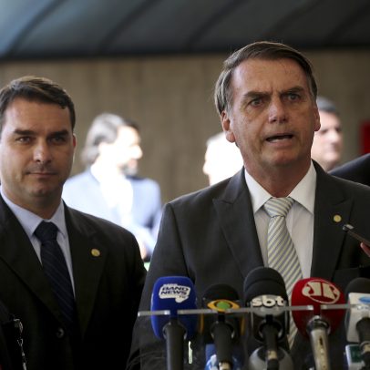 Entrada de Flávio na defesa de Bolsonaro abre espaço para café da manhã com pai