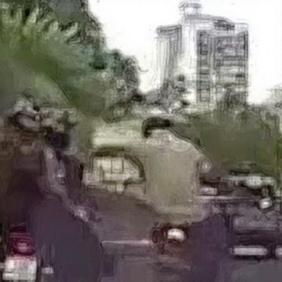 Motociclista é assaltado em via movimentada durante corrida