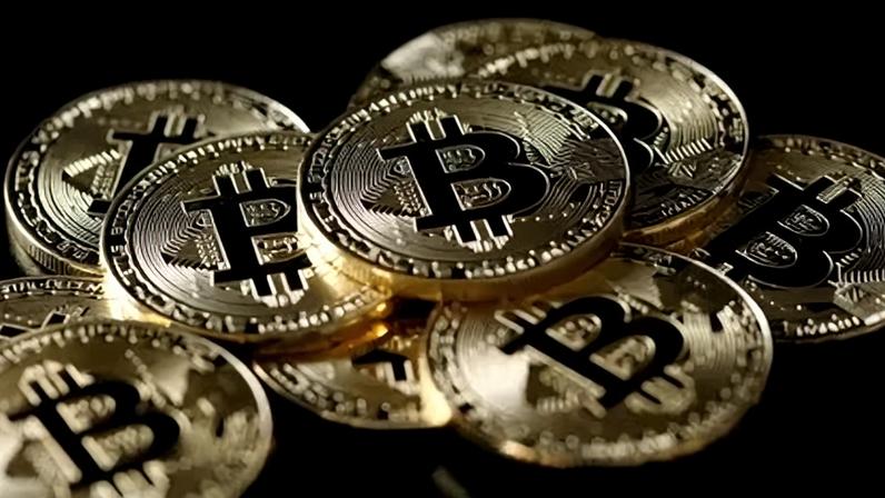 China vai reprimir atividades de mineração e negociação de bitcoin