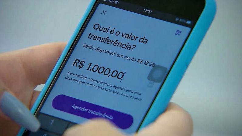 Falta de agências bancárias afeta quem depende de atendimento presencial, diz professor