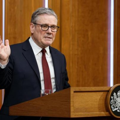 Reabertura do Estreito de Hormuz: Reino Unido coopera com aliados, diz Starmer