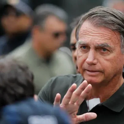 Bolsonaro apresenta piora da função renal e segue estável na UTI, diz boletim