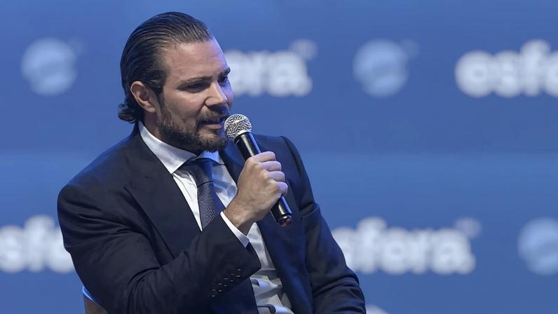 Daniel Vorcaro, banqueiro do liquidado Banco Master. (Foto: Reprodução/Youtube/Esfera Brasil)