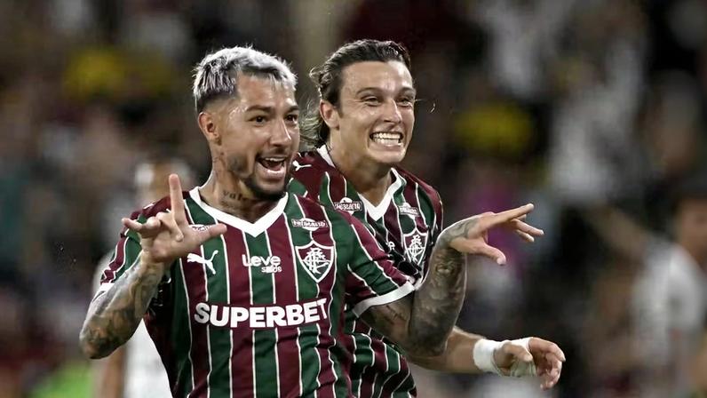 Lucho Acosta comemora o gol do Fluminense contra o Botafogo — Foto: André Durão