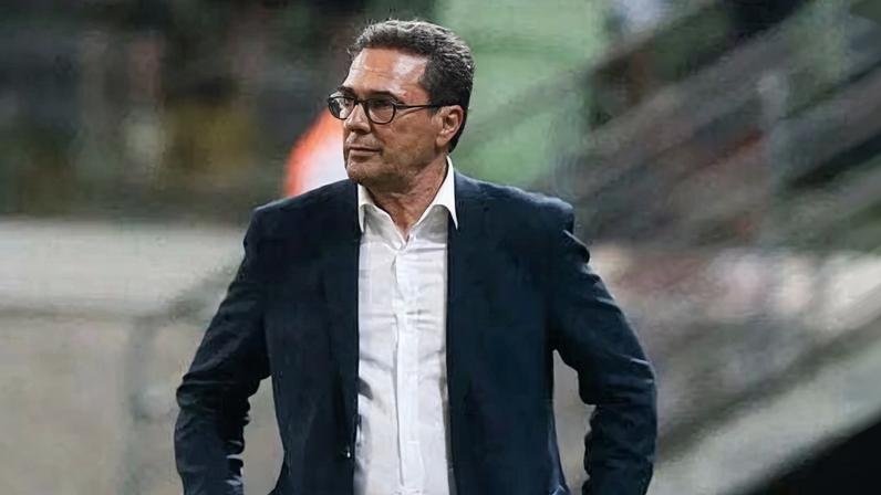 Luxemburgo está internado na UTI