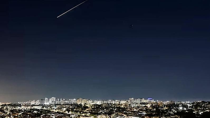 EUA e Israel intensificam ataques contra Irã; Teerã lança mísseis e drones