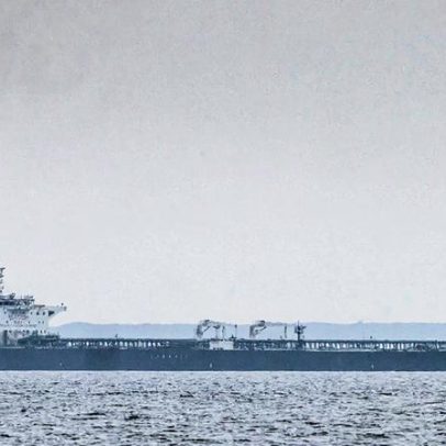 Custos de seguro de navios no Estreito de Ormuz sobem após ataques