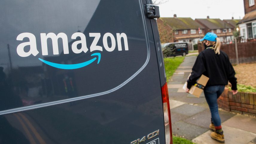 Entregadores da Amazon são alvo de campanha da empresa para melhorar a sua imagem (Foto: Bloomberg)