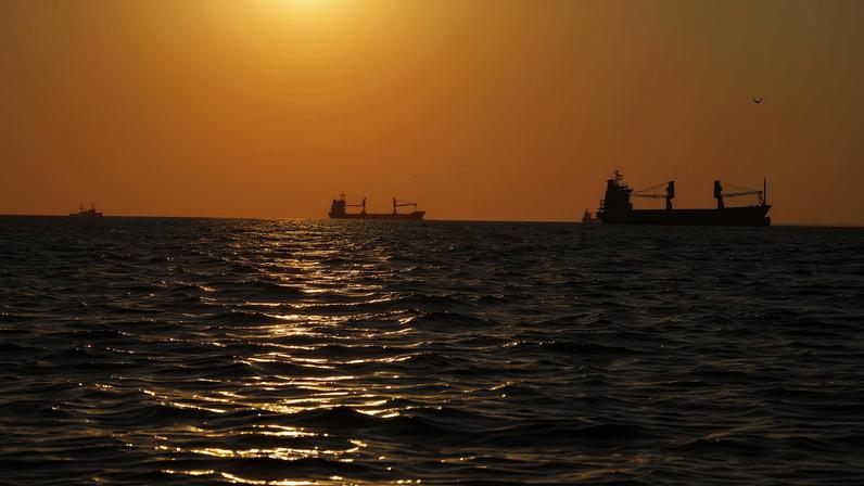 Navios no Estreito de Ormuz