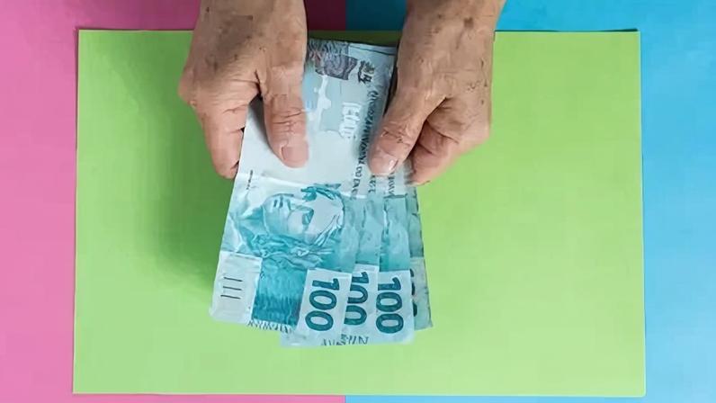 Dinheiro; orçamento; investimentos